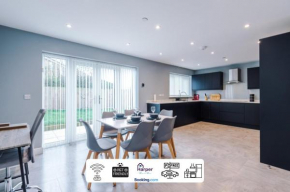 Spacious Detached House Driveway By Harperletting ShortLets & Serviced Accommodation Hawarden With Long or Short Stays Disc options